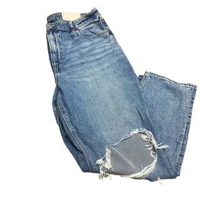 NWTAmerican Eagle Outfitters Women’s  Strigid Mom Blown Out Distressed Jeans “34